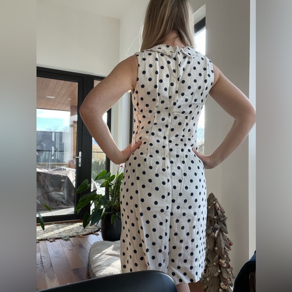 1960-70’s Vintage White Linen Day Dress with Navy Blue Polkadots - Picture 3 of 9